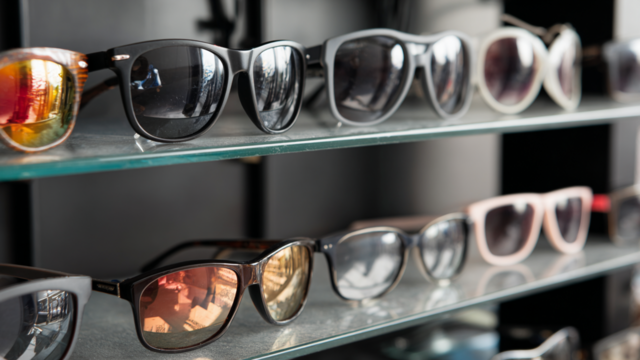 В России могут ввести маркировку очков и линз: как это изменит рынок и продажи фото